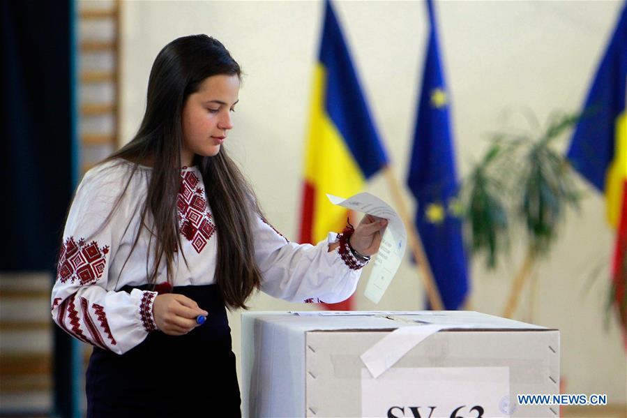 ROMANIA-BUCHAREST-REFERENDUM-FAMILY REDEFINITION-VOTE