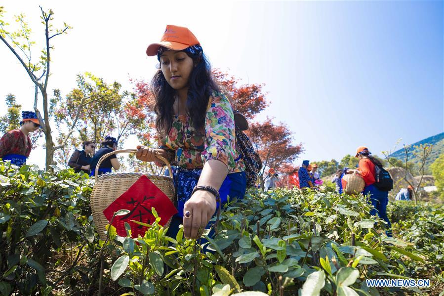 #CHINA-JIANGXI-JIUJIANG-FOREIGN STUDENTS-TEA CULTURE (CN)