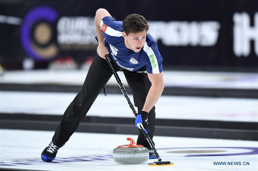 (SP)CHINA-BEIJING-CURLING-WCF WORLD CUP GRAND FINAL-DAY 2