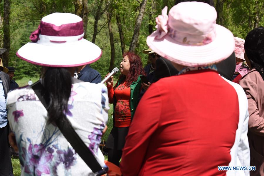 CHINA-GANSU-HEZHENG-FOLK SONG PERFORMANCE (CN)